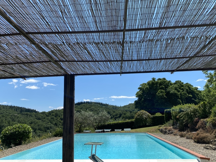 piscina con agua blanda y ligeramente salada