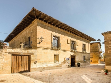 TEATRISSO - Hotel Boutique in Cuzcurrita de Río Tirón, La Rioja