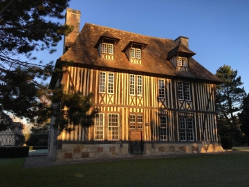 Les Manoirs des Portes de Deauville - Aparthotel in Canapville, Normandía